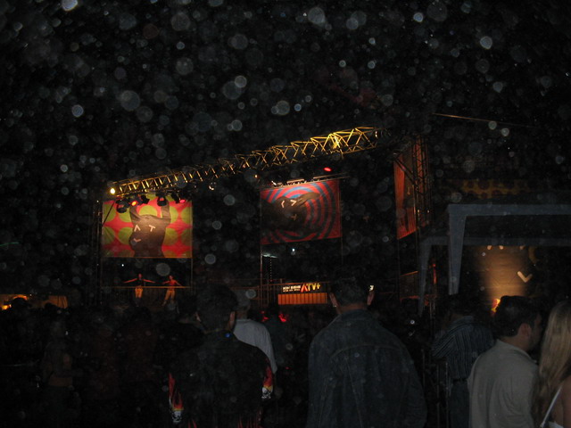 Schliessen von Donauinselfest 2005 017.jpg